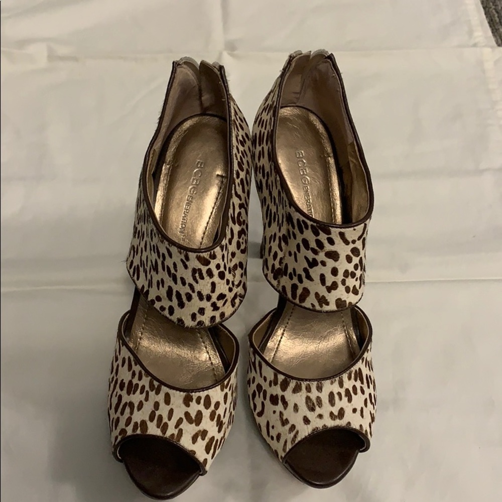 BCBGeneration woman’s heel sandal, size 8.5